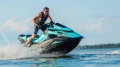 2023-Yamaha-FXSVHOCR-EU-Dark_Gray_Metallic-Action-001-03.jpg