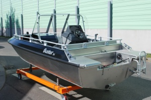 Łódź Buster M2